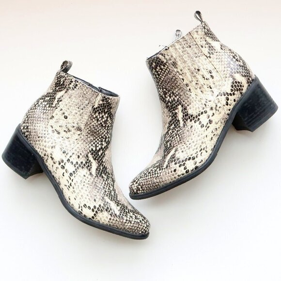 Blondo Snakeskin Leather Waterproof Block Heel Pointy Toe Ankle Boots / Booties - Picture 1 of 16